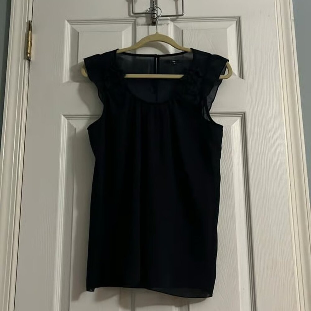 Gap Navy Top- like new